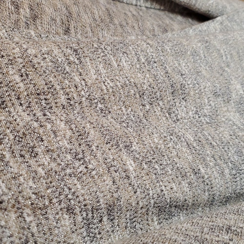 πHPπLOFT Medium Petite Sweater w/ Sparkly Metallic Silver Threading!πππ - Picture 13 of 16